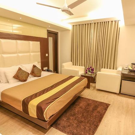 Fabhotel Red Leaf Mall Road Мусори Екстериор снимка