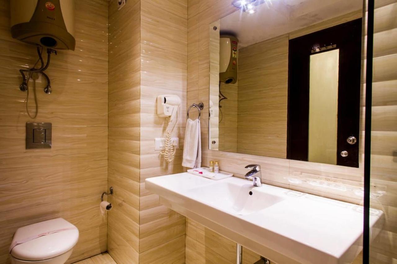 Fabhotel Red Leaf Mall Road Мусори Екстериор снимка