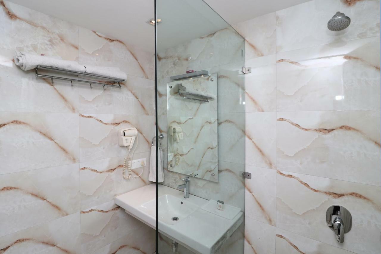 Fabhotel Red Leaf Mall Road Мусори Екстериор снимка