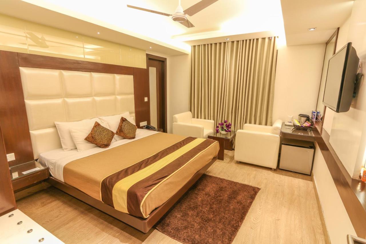 Fabhotel Red Leaf Mall Road Мусори Екстериор снимка
